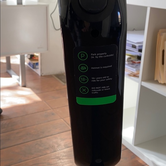 Segway Ninebot Electric Scooter ES4 - Picture 3 of 4